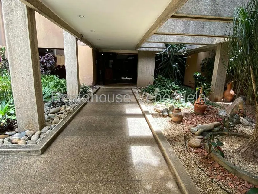 Apartamento (1 Nivel) en Alquiler en Colinas de Bello Monte, Distrito Metropolitano - 37