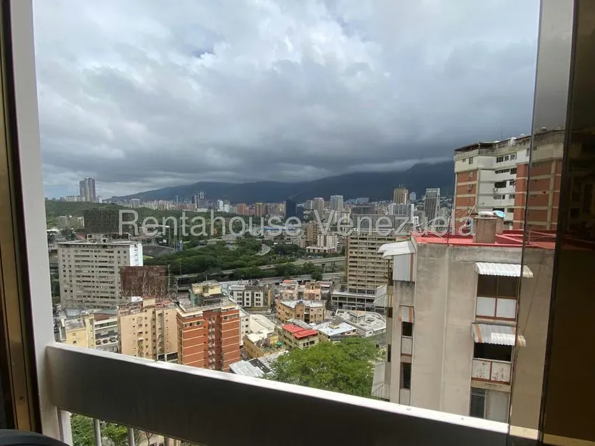 Apartamento (1 Nivel) en Alquiler en Colinas de Bello Monte, Distrito Metropolitano - 6