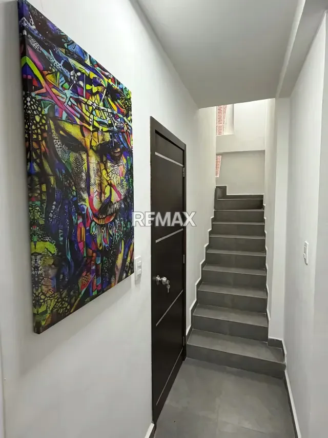 Townhouse de 114 m2, completamente remodelado y decorado moderno en Venta Conjunto Rio de la Plata en Tucacas - 12