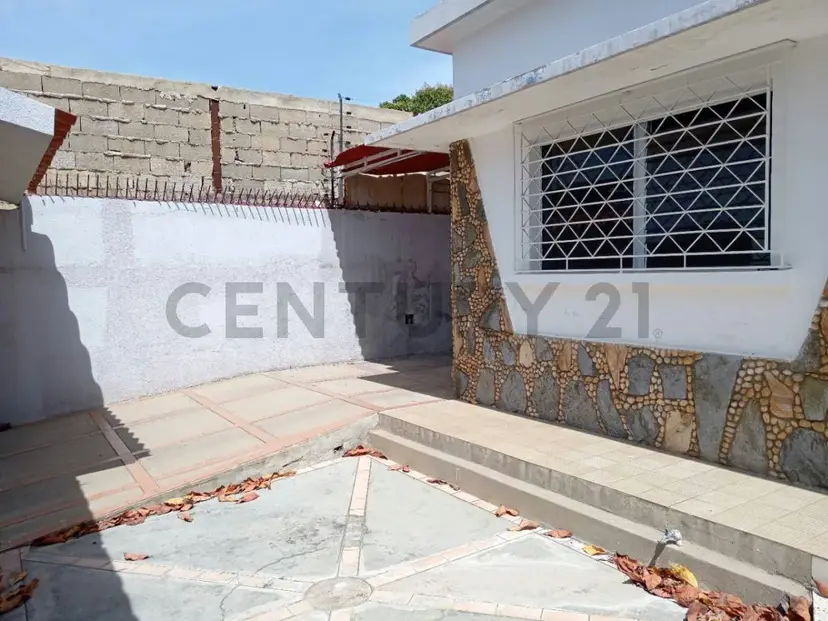 Casa con disposición comercial o residencial