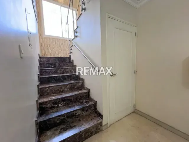 Town house actualizado en venta en la Urbanización Coromoto, Zona B - 13