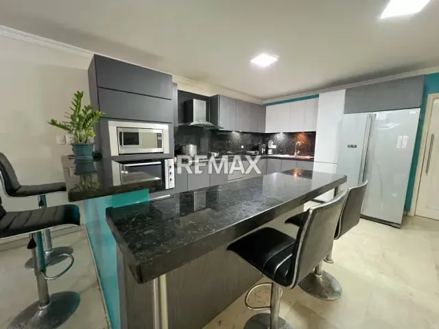Town house actualizado en venta en la Urbanización Coromoto, Zona B - 6