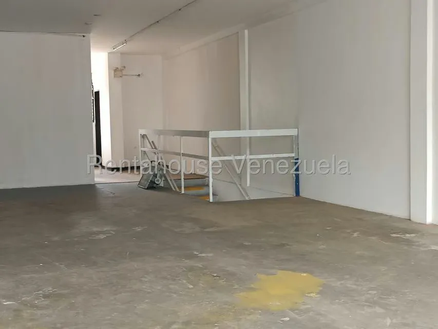 Local Comercial en Alquiler en El Tambor, Miranda - 11