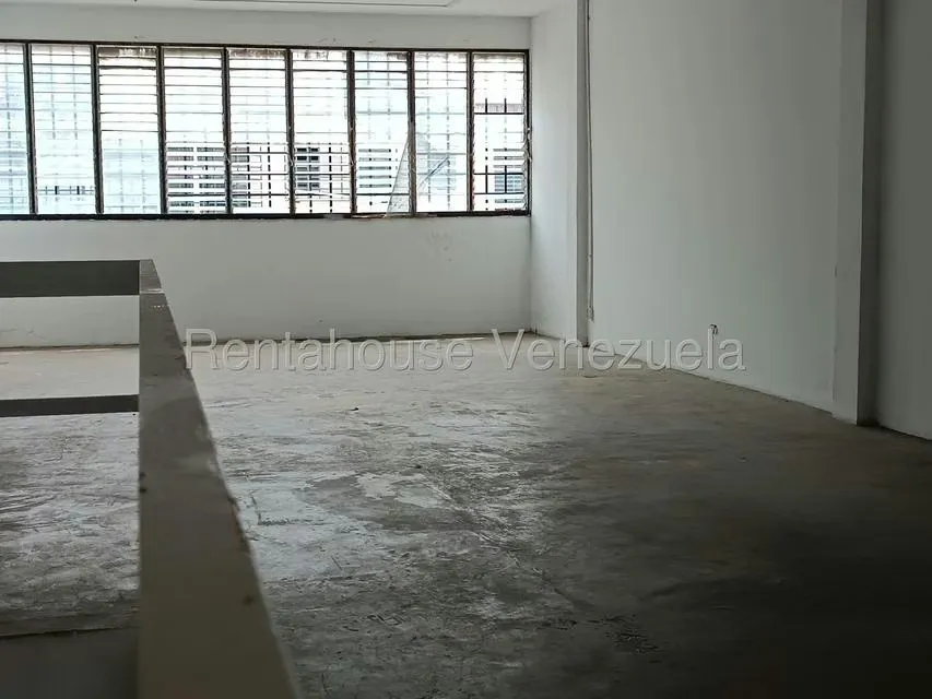 Local Comercial en Alquiler en El Tambor, Miranda - 9