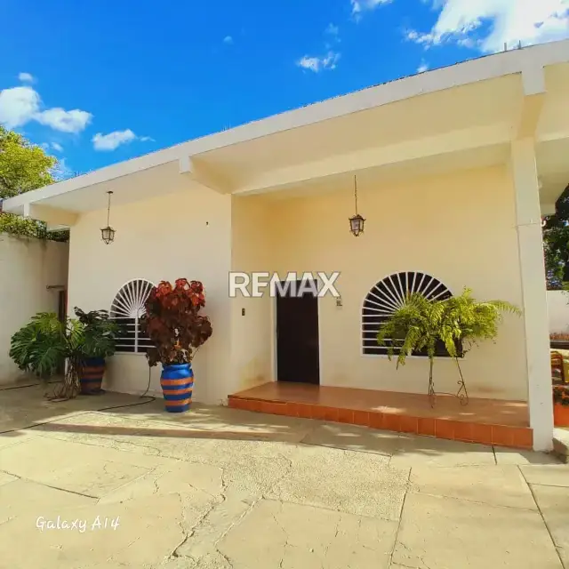 EN VENTA CASA DE UN NIVEL UBICADA EN CARORA
