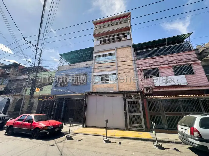 Casa (Multipes Niveles) en Venta en Catia, Distrito Metropolitano