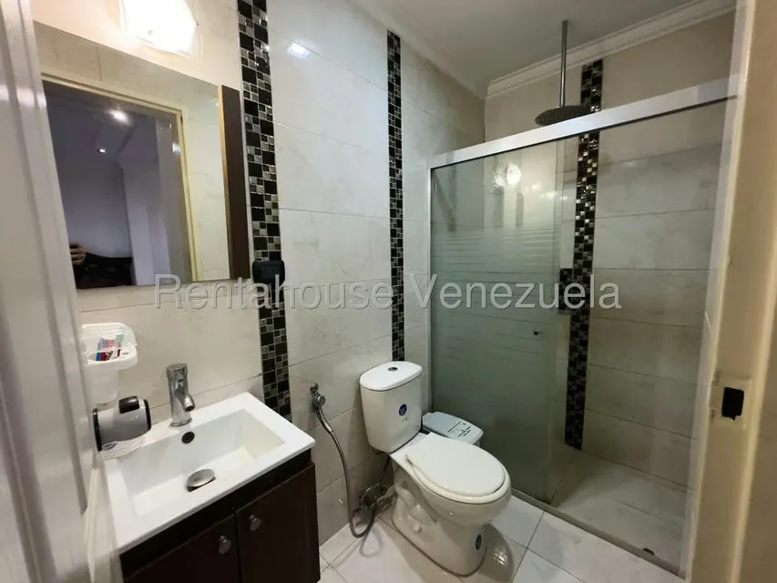 Casa (Multipes Niveles) en Venta en Catia, Distrito Metropolitano - 19
