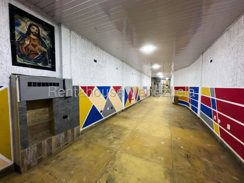 Casa (Multipes Niveles) en Venta en Catia, Distrito Metropolitano - 2