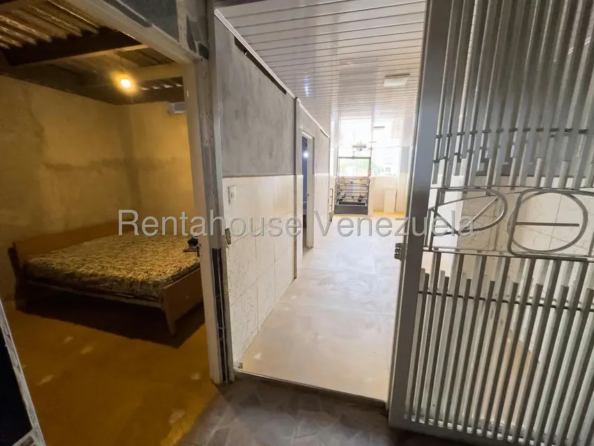 Casa (Multipes Niveles) en Venta en Catia, Distrito Metropolitano - 25