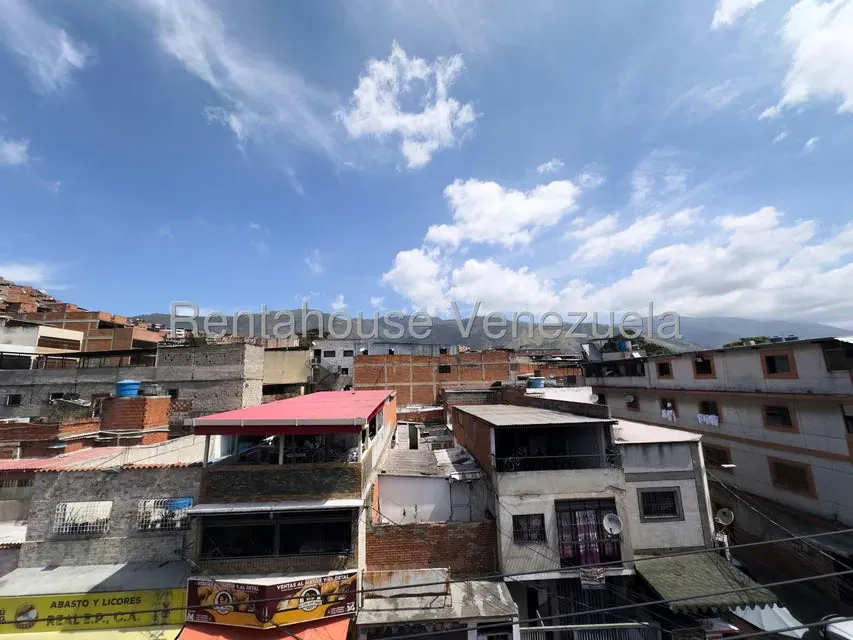 Casa (Multipes Niveles) en Venta en Catia, Distrito Metropolitano - 29