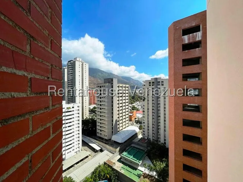 Apartamento (1 Nivel) en Venta en Los Dos Caminos, Distrito Metropolitano - 11