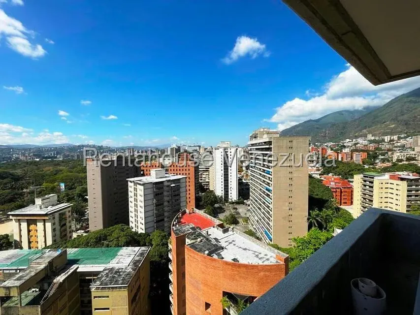 Apartamento (1 Nivel) en Venta en Los Dos Caminos, Distrito Metropolitano - 17