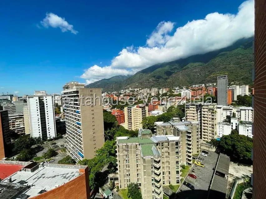 Apartamento (1 Nivel) en Venta en Los Dos Caminos, Distrito Metropolitano - 19