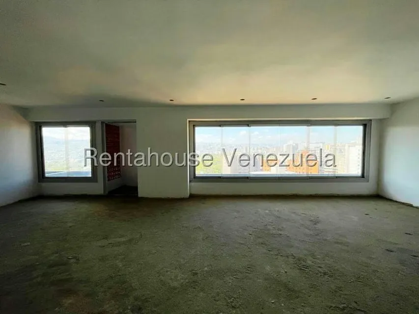 Apartamento (1 Nivel) en Venta en Los Dos Caminos, Distrito Metropolitano - 3