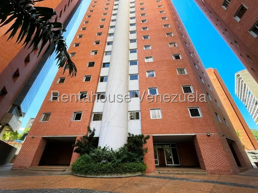 Apartamento (1 Nivel) en Venta en Los Dos Caminos, Distrito Metropolitano - 40