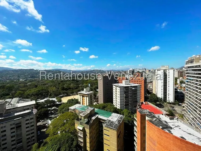 Apartamento (1 Nivel) en Venta en Los Dos Caminos, Distrito Metropolitano - 6