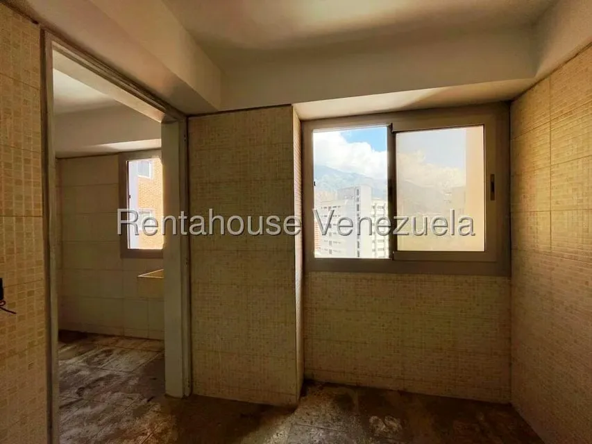 Apartamento (1 Nivel) en Venta en Los Dos Caminos, Distrito Metropolitano - 10