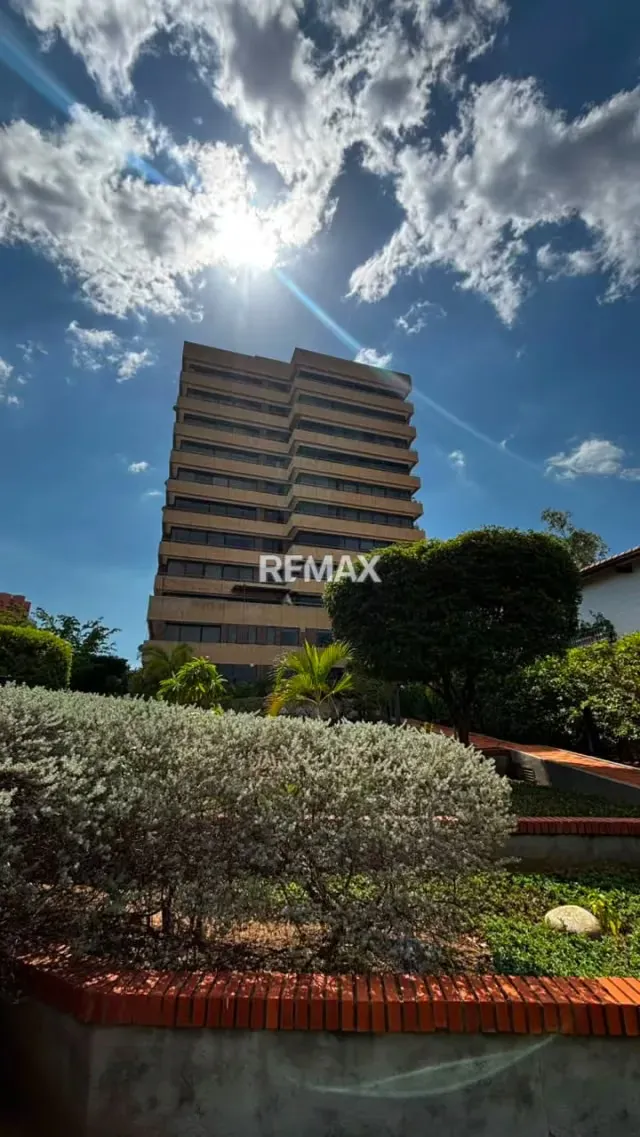 VENDO APARTAMENTO EN RESIDENCIAS CERRO ALEMAN