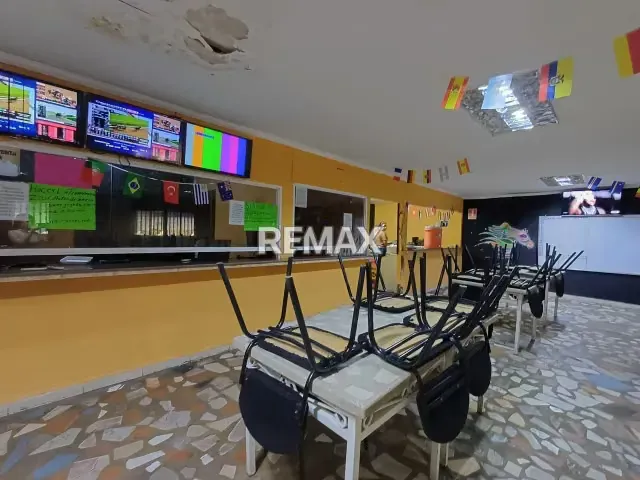Locales comerciales mas terreno comercial en venta en el Sector Puerto Rico, Hato Viejo - 2