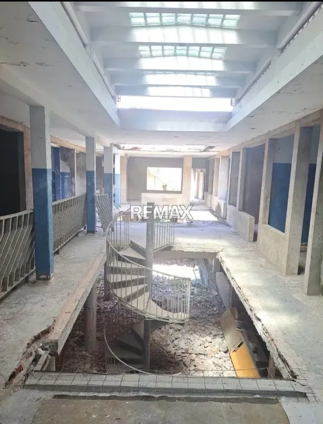 En venta Edificio en obra gris de 3 pisos en el Centro - 3