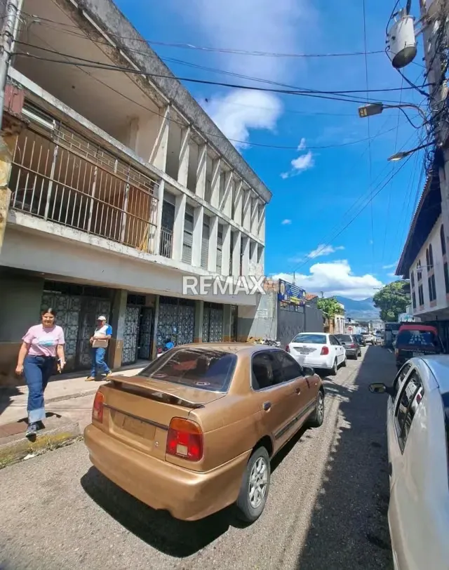 En venta Edificio en obra gris de 3 pisos en el Centro - 6