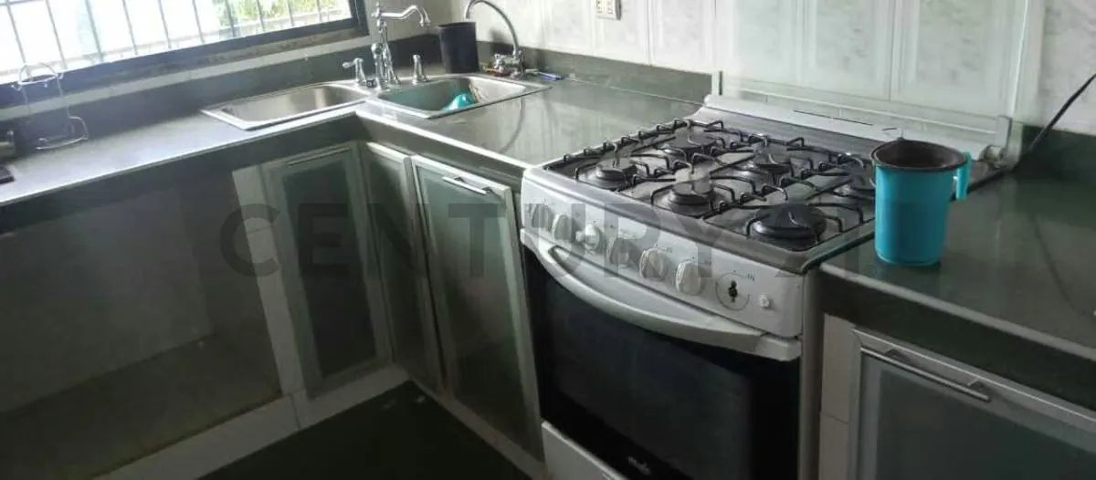 Venta de casa con terreno en Hoyo de la puerta - 11