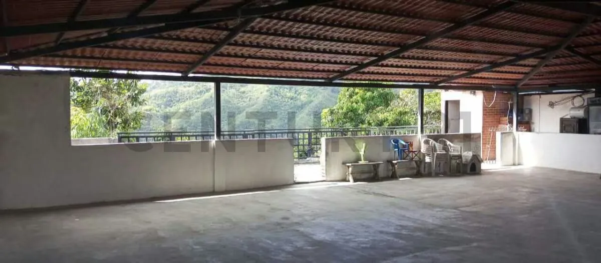 Venta de casa con terreno en Hoyo de la puerta - 4