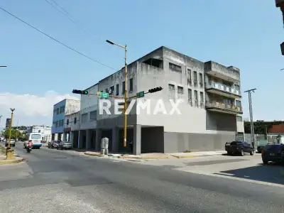 DE OPORTUNIDAD Edificio Comercial en Venta Avenida Bolivar Sur Las Ferias Valencia