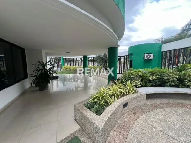Venta Apartamento Los Mangos Res. Araks remodelado a estrenar - 2