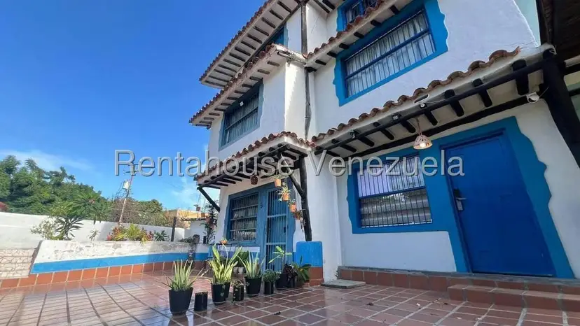 Townhouse (Duplex) en Venta en Playa Parguito, Nueva Esparta
