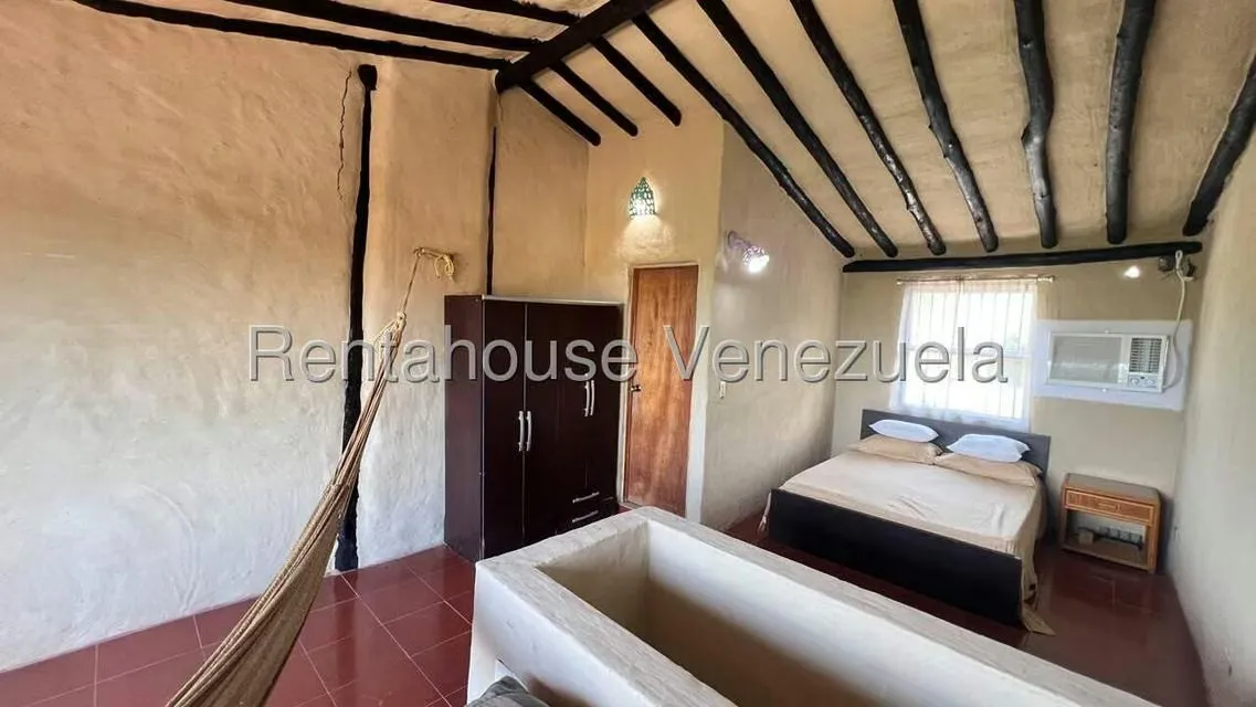Townhouse (Duplex) en Venta en Playa Parguito, Nueva Esparta - 11