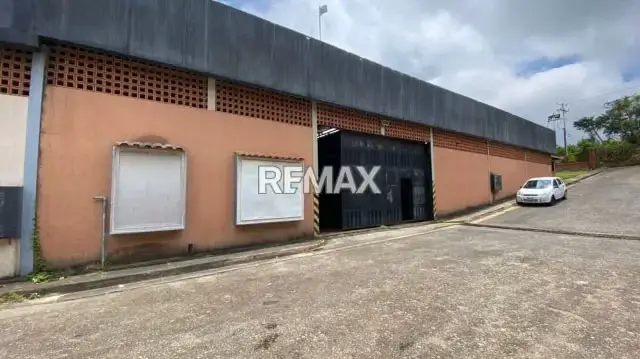 GALPÓN EN LA ZONA INDUSTRIAL DE PARAMILLO