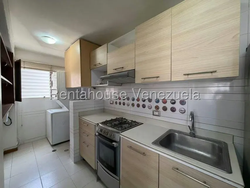 Apartamento (1 Nivel) en Alquiler en Los Palos Grandes, Distrito Metropolitano - 5