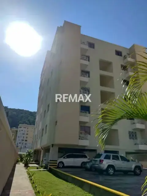 En Venta Apartamento AMOBLADO. Sector Las Acacias. Valera