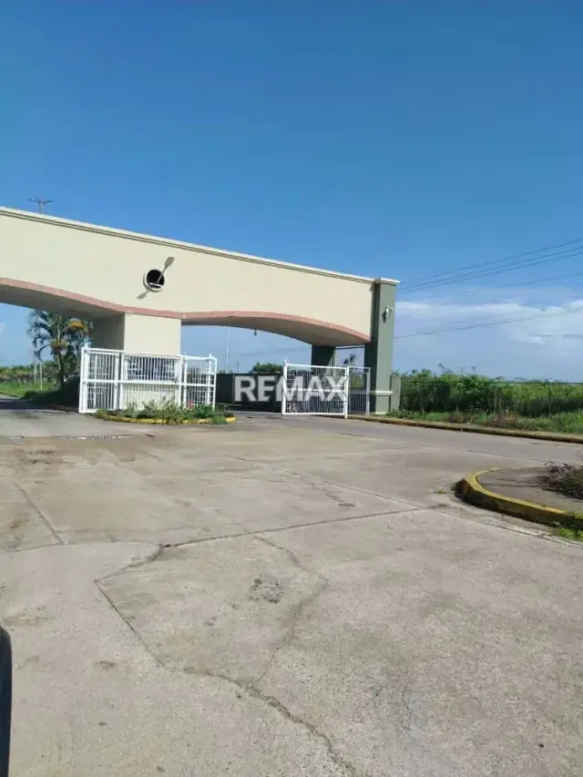 Alquila casa en la Urbanización Jardines de San Jaime, Zona Industrial.