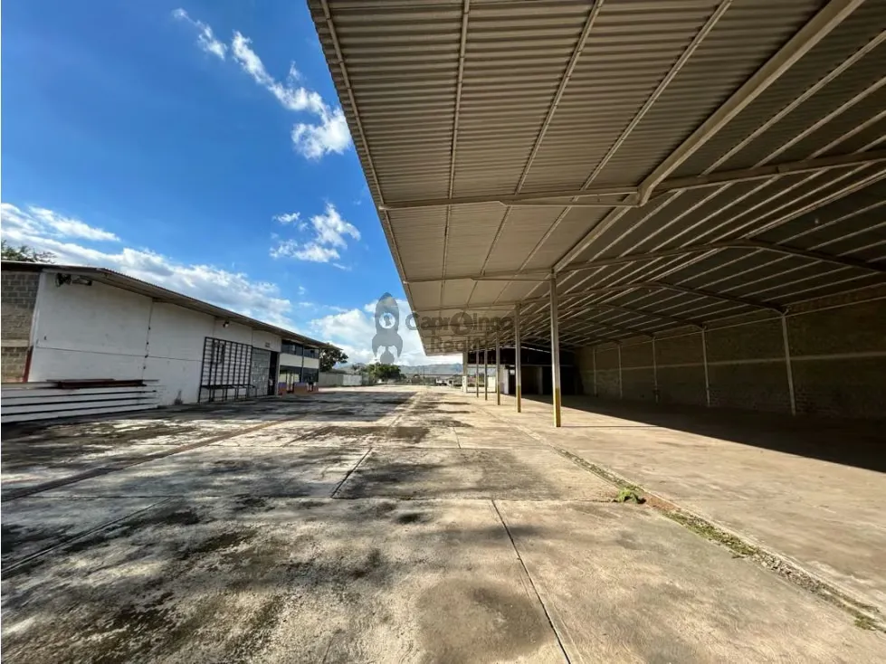 GALPON INDUSTRIAL Y TERRENO EN VENTA BEJUMA ORILLA DE AUTOPISTA - 5