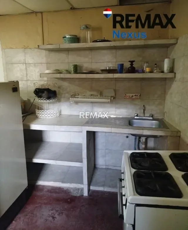 ¡Oportunidad única! Casa con gran potencial para remodelar en el acogedor sector La Pueblita de Mendoza Fría - 3