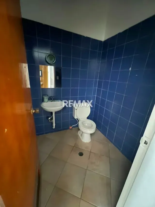 VENDO LOCAL COMERCIAL - 12