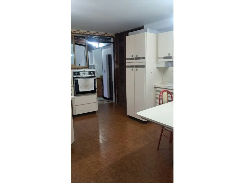 Se vende casa 360m² 4h/3.5b/5p Los Naranjos - 8