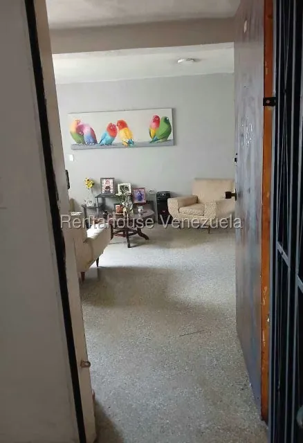 Apartamento (1 Nivel) en Alquiler en El Valle, Distrito Metropolitano - 3