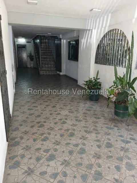 Apartamento (1 Nivel) en Alquiler en El Valle, Distrito Metropolitano - 4