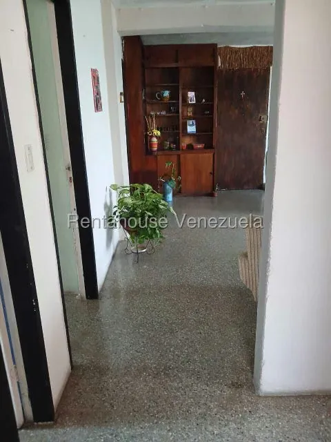 Apartamento (1 Nivel) en Alquiler en El Valle, Distrito Metropolitano - 8