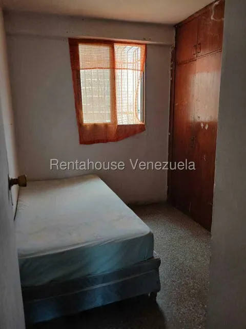 Apartamento (1 Nivel) en Alquiler en El Valle, Distrito Metropolitano - 9