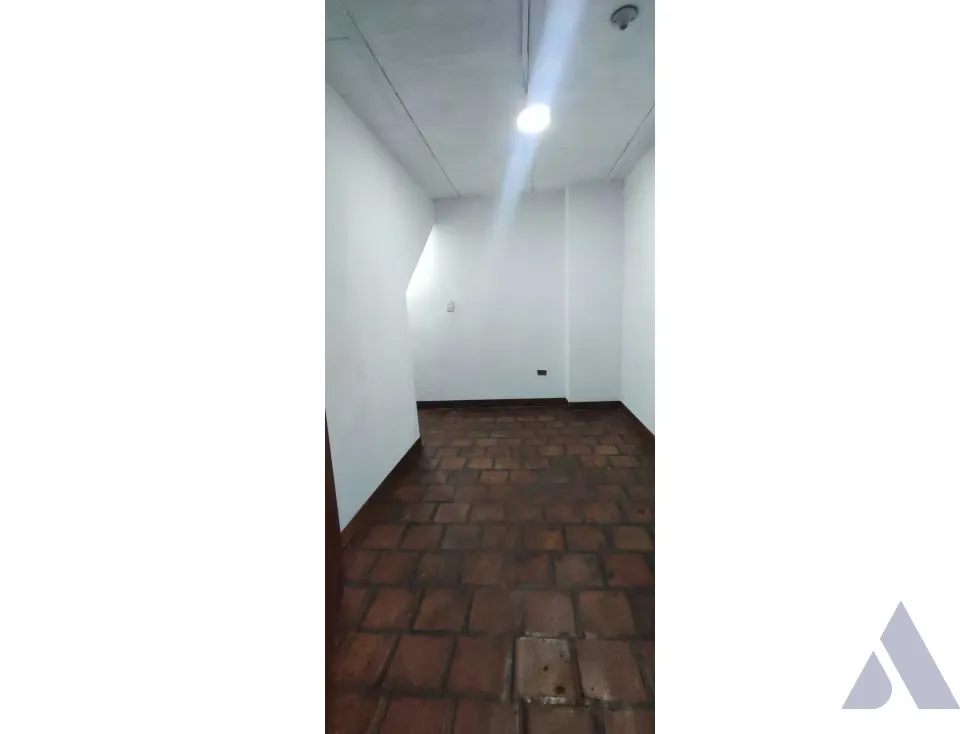 Alquilo locales desde 11 hasta 17m2 Mini Centro Comercial El Hatillo - 10