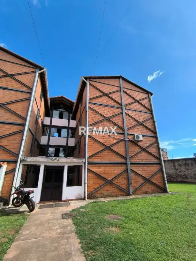 EN VENTA APARTAMENTO La Castellana, Conjunto La Bendición de Dios, Frente del C.C. Palo Verde.