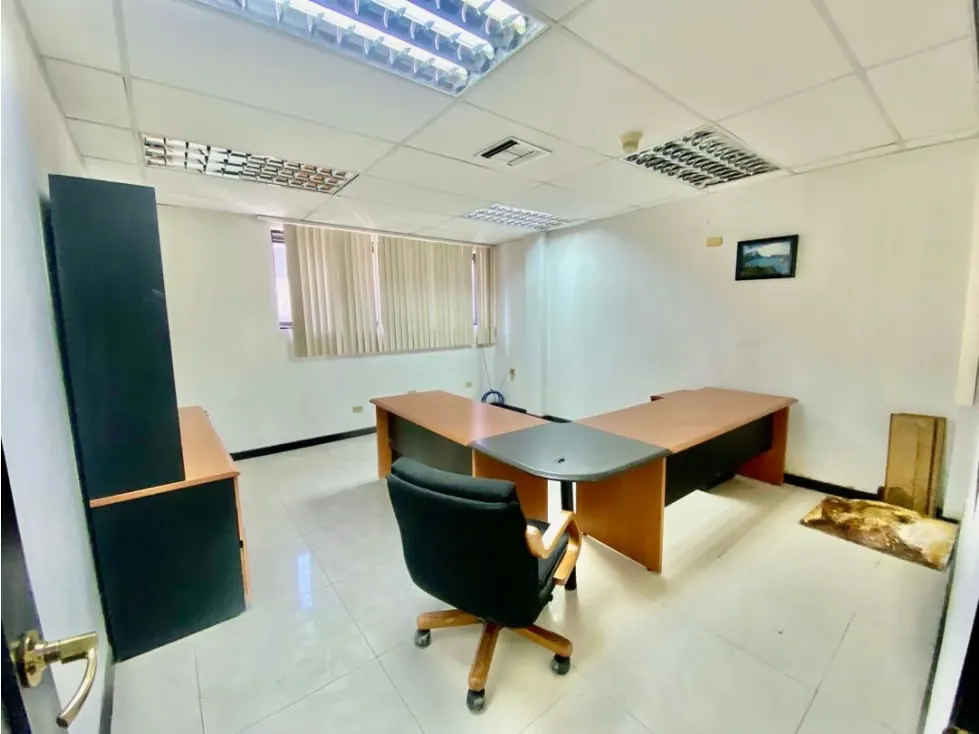 EDIFICIO EN CATIA CALLE PERÚ 4 NIVELES 529.93 M2 - 14