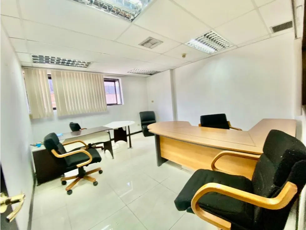EDIFICIO EN CATIA CALLE PERÚ 4 NIVELES 529.93 M2 - 15