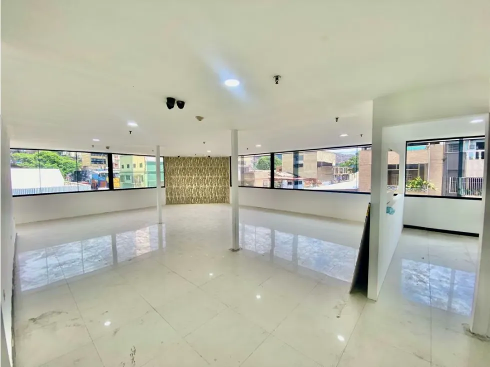 EDIFICIO EN CATIA CALLE PERÚ 4 NIVELES 529.93 M2 - 10