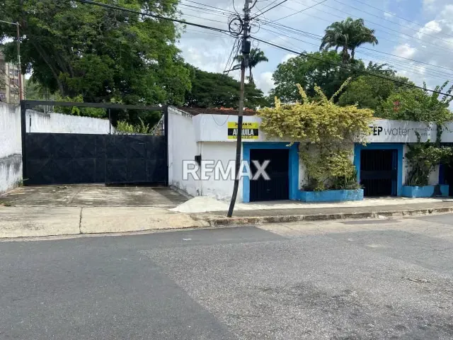 LOCAL COMERCIAL EN ALQUILER - 3