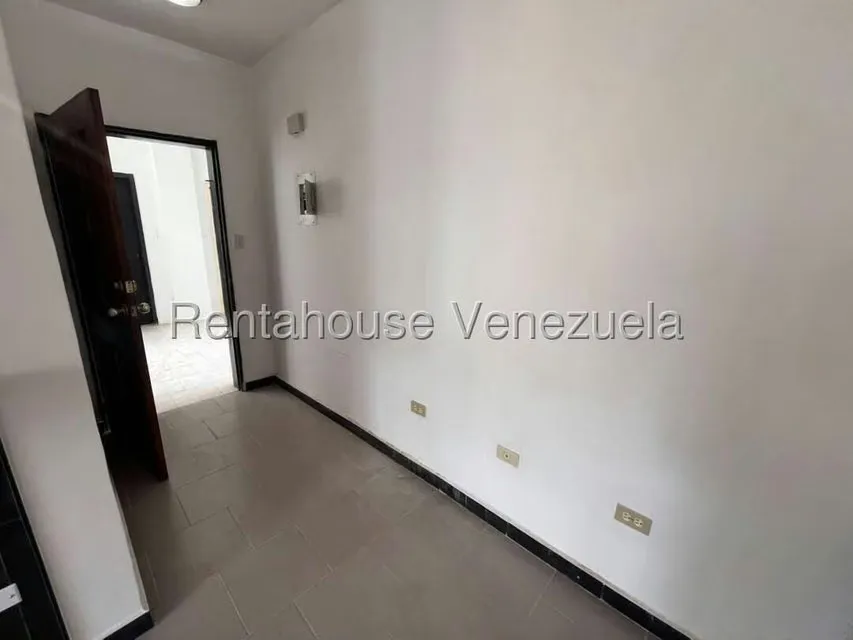 Apartamento (1 Nivel) en Venta en Conjunto Residencial Santa Barbara Suites, Aragua - 4